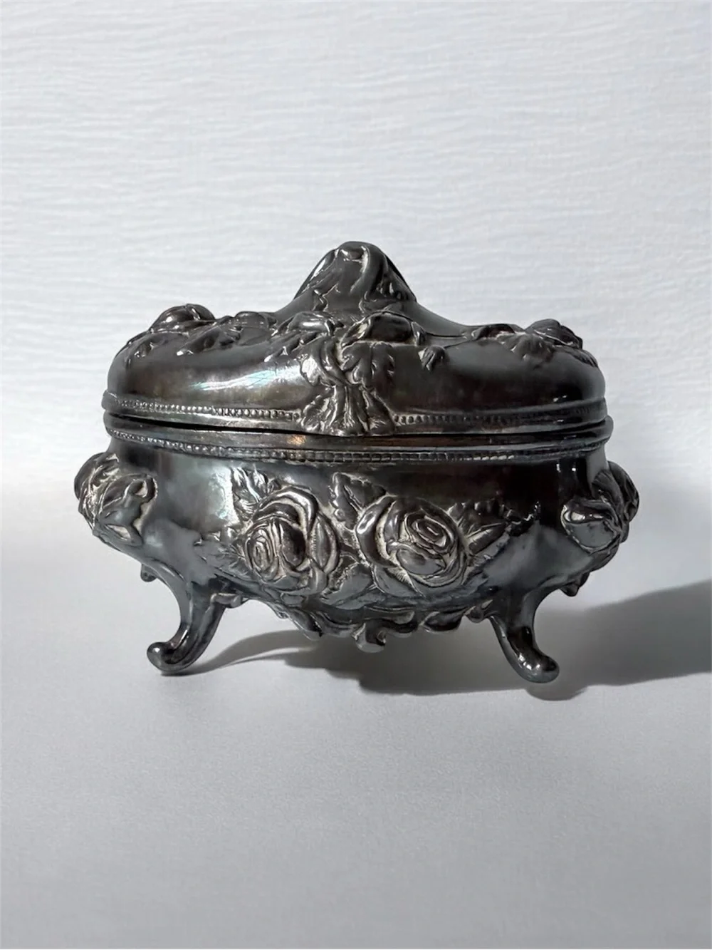 antique Rogers silverplate dresser box features an intricate Art Nouveau floral